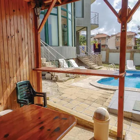 Six-bedroom Holiday In Prázdninový dům Sveti Vlas