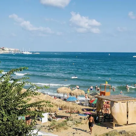 Prázdninový dům Six-bedroom Holiday In Sveti Vlas