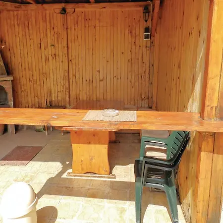 Six-bedroom Holiday In بيت للعطل