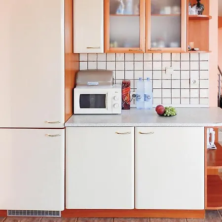 Six-bedroom Holiday In * سفيتي فلاس