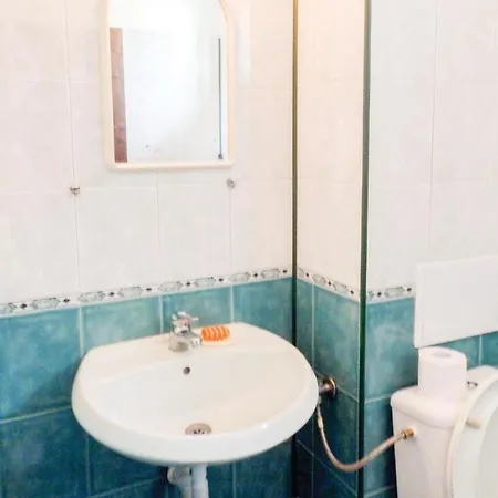 Six-bedroom Holiday In بيت للعطل سفيتي فلاس